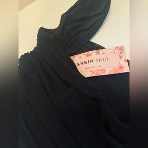 ADORABLE BLACK SQUARE NECK TOP 🤍✨